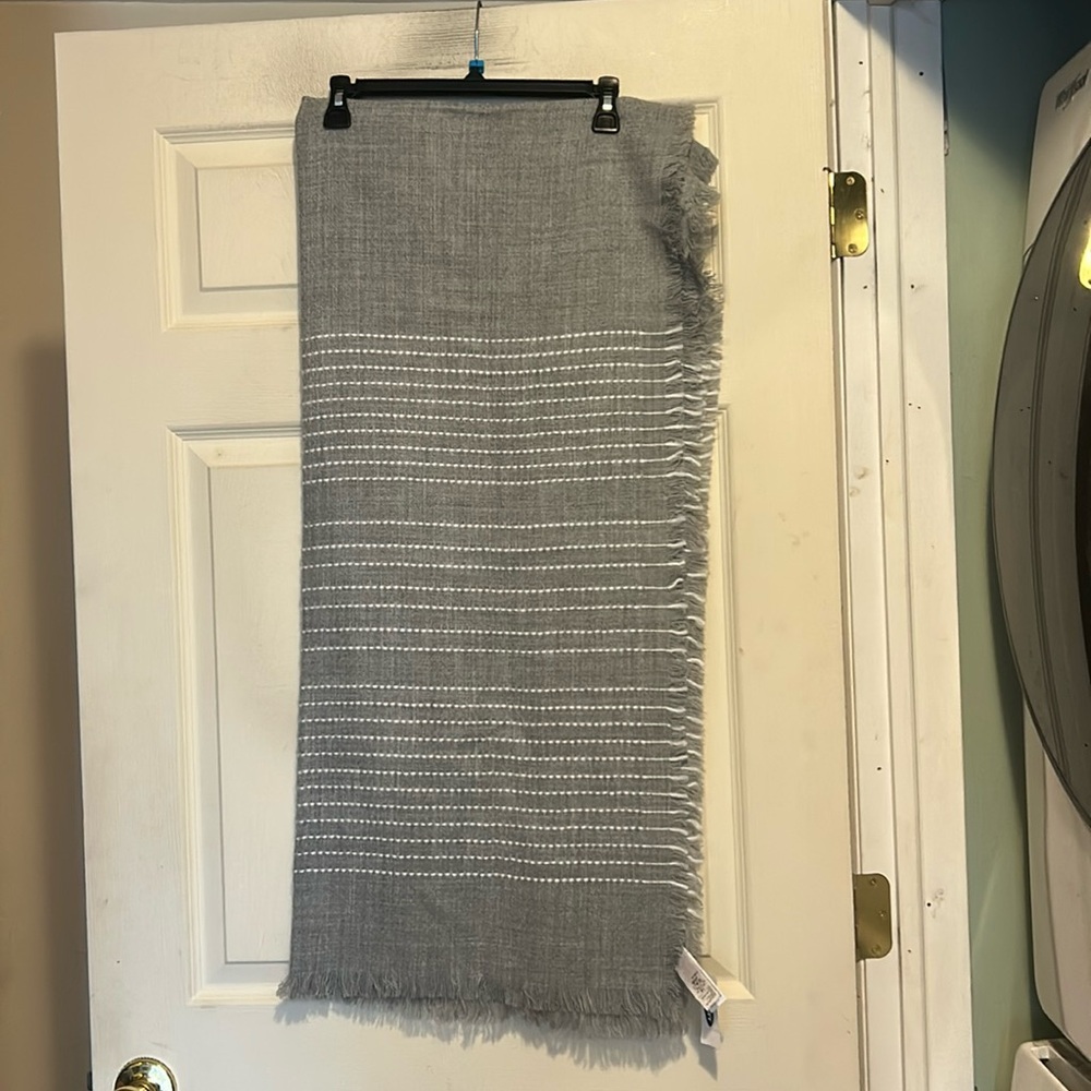 Old Navy Blanket Scarf NWT OS Gray